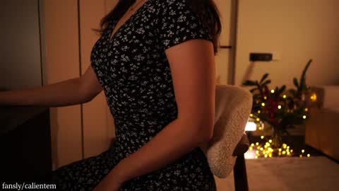 Snapshot of ms_seductive chatting on 18, 12, 2025 Your M online show from 18, 12, 2025