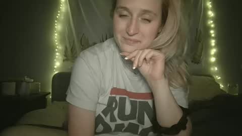 Snapshot of msclairewhatever chatting on 20, 4, 2026 msclairewhatever online show from 20, 4, 2026