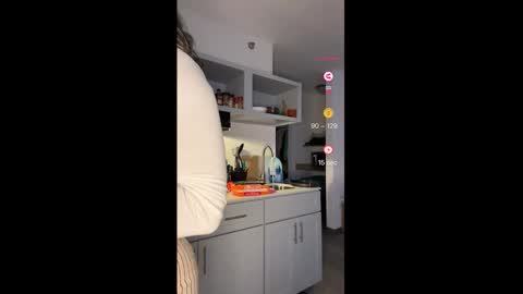 Snapshot of mskitty000 chatting on 15, 1, 2026 mskitty000 online show from 15, 1, 2026