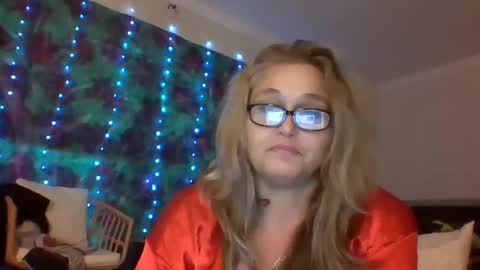 MissRobinson online show from 22, 11, 2025