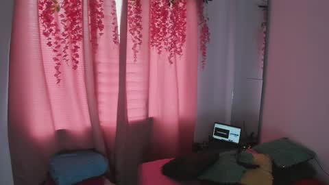 Snapshot of msschloee chatting on 9, 11, 2025 Chloe new account online show from 9, 11, 2025