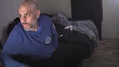 Snapshot of muffdiver718 chatting on 12, 2, 2026 Muffdiver online show from 12, 2, 2026