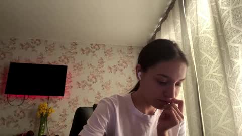 Tia online show from 7, 4, 2026