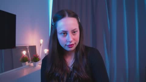 Snapshot of multifruiti chatting on 12, 9, 2025 Kira online show from 12, 9, 2025