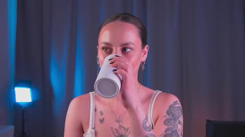 Snapshot of multifruiti chatting on 6, 10, 2025 Kira online show from 6, 10, 2025