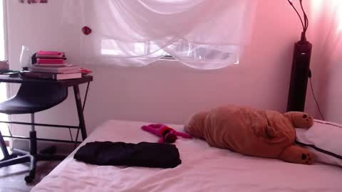 Snapshot of munchi_ chatting on 18, 5, 2026 online show from 18, 5, 2026
