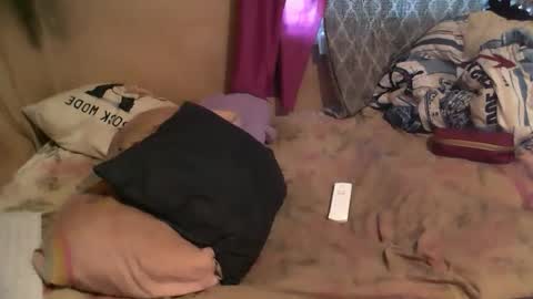 Snapshot of munniegalz1 chatting on 4, 2, 2026 your angel online show from 4, 2, 2026