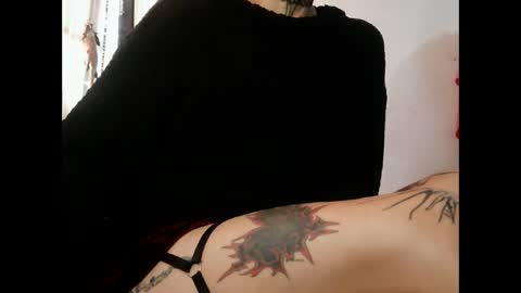 Snapshot of muscle_mommyy chatting on 16, 9, 2025 arami online show from 16, 9, 2025