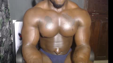Snapshot of musclegodsammy23 chatting on 29, 12, 2024 musclegod23 online show from 29, 12, 2024