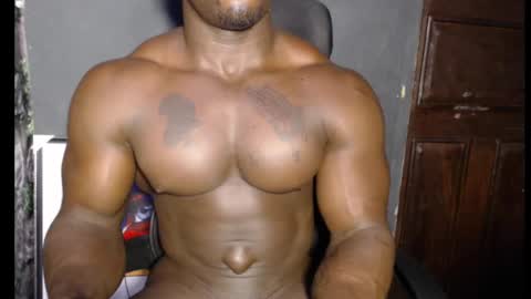 Snapshot of musclegodsammy23 chatting on 28, 1, 2025 musclegod23 online show from 28, 1, 2025