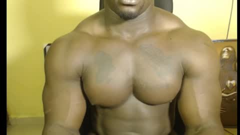 Snapshot of musclegodsammy23 chatting on 10, 2, 2025 musclegod23 online show from 10, 2, 2025