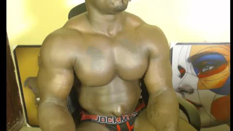 Snapshot of musclegodsammy23 chatting on 26, 2, 2025 musclegod23 online show from 26, 2, 2025