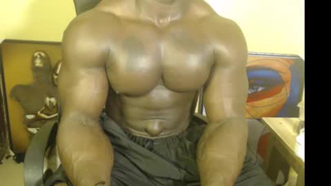Snapshot of musclegodsammy23 chatting on 4, 3, 2025 musclegod23 online show from 4, 3, 2025