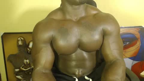 Snapshot of musclegodsammy23 chatting on 12, 3, 2025 musclegod23 online show from 12, 3, 2025