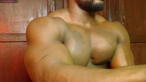 Snapshot of musclegodsammy23 chatting on 10, 9, 2025 musclegod23 online show from 10, 9, 2025