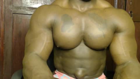 Snapshot of musclegodsammy23 chatting on 12, 9, 2025 musclegod23 online show from 12, 9, 2025