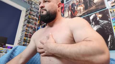 Snapshot of muscular_bear chatting on 18, 4, 2026 Chris online show from 18, 4, 2026