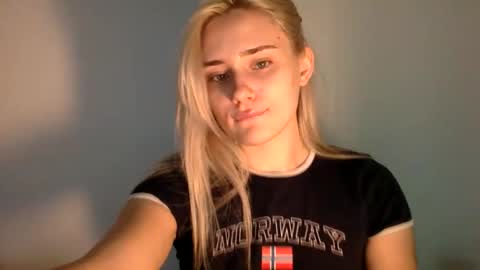 Snapshot of musescorner chatting on 16, 11, 2025 musescorner online show from 16, 11, 2025