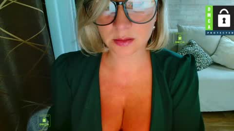 Snapshot of music_fairy chatting on 30, 5, 2026 Lana online show from 30, 5, 2026