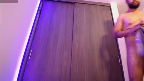 chlo rose and nico weiss online show from 3, 3, 2026