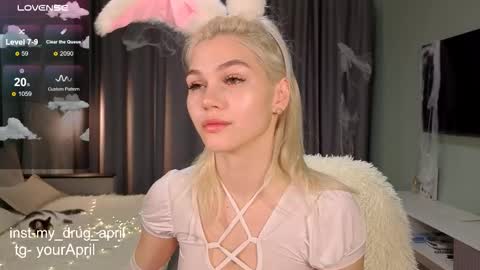 April online show from 31, 10, 2025