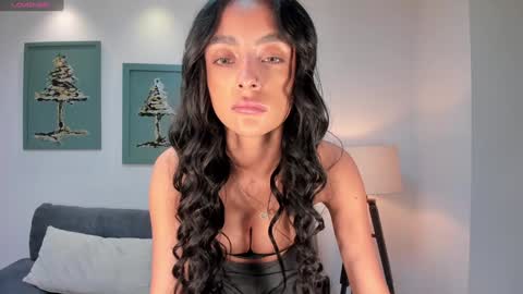 Snapshot of myaravachi chatting on 27, 1, 2025 Mya Ravachi online show from 27, 1, 2025