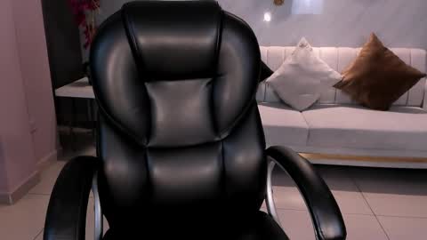 Snapshot of myaravachi chatting on 5, 3, 2025 Mya Ravachi online show from 5, 3, 2025