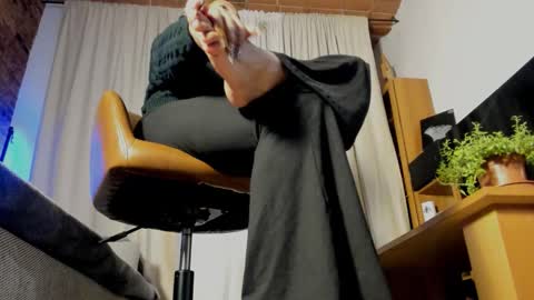 Lola online show from 25, 11, 2025