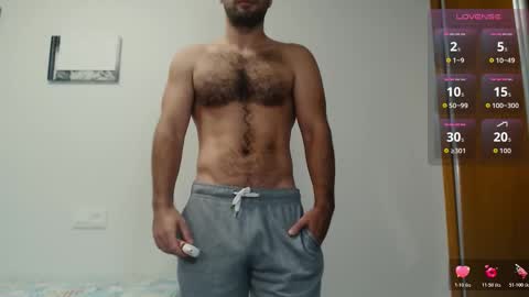 Snapshot of myhairymacho chatting on 28, 10, 2025 Juan OF myhairymacho online show from 28, 10, 2025