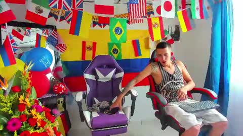Snapshot of myluandjackhot chatting on 22, 6, 2026 Myluandjack online show from 22, 6, 2026