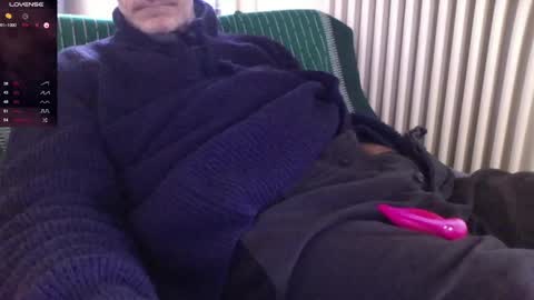 Bi sexy guy lovense hush is on private is open or password show tip if you like. online show from 2, 1, 2025