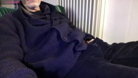 Bi sexy guy lovense hush is on private is open or password show tip if you like. online show from 29, 1, 2025