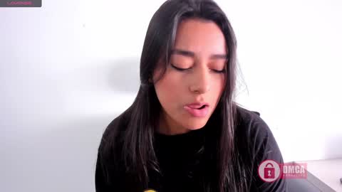 Snapshot of mypretty_isabella chatting on 10, 1, 2025 Bella online show from 10, 1, 2025