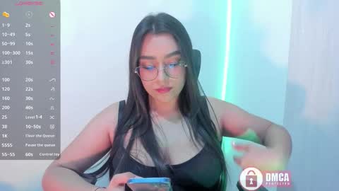 Snapshot of mypretty_isabella chatting on 27, 11, 2025 Bella online show from 27, 11, 2025