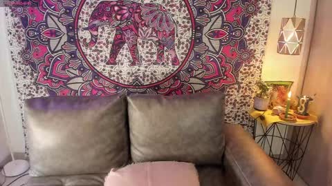 S A R A online show from 8, 1, 2025