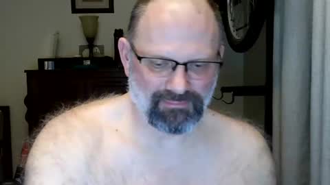 Just hanging out - No pressure online show from 11, 4, 2026