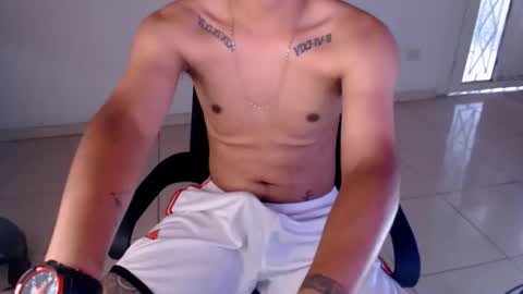 Snapshot of mysteryboy_thin16 chatting on 26, 4, 2026 mysteryboy_thin16 online show from 26, 4, 2026