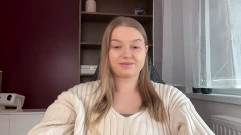 Snapshot of mysteryericax chatting on 19, 5, 2026 Erica online show from 19, 5, 2026