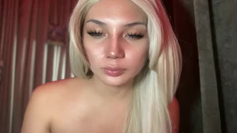 Snapshot of mysteryman_xxx chatting on 1, 5, 2026 UR GIRL NEXTDOOR online show from 1, 5, 2026