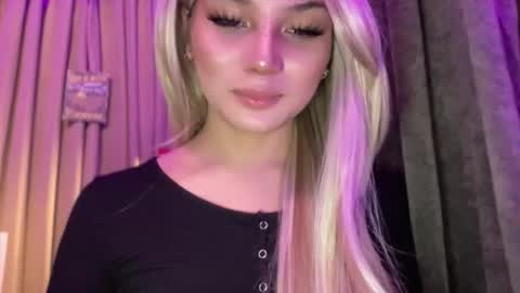 Snapshot of mysteryman_xxx chatting on 2, 5, 2026 UR GIRL NEXTDOOR online show from 2, 5, 2026