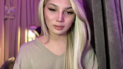 Snapshot of mysteryman_xxx chatting on 3, 5, 2026 UR GIRL NEXTDOOR online show from 3, 5, 2026