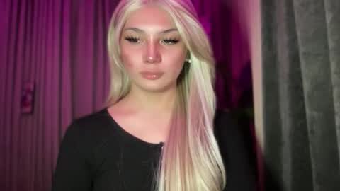 Snapshot of mysteryman_xxx chatting on 7, 5, 2026 UR GIRL NEXTDOOR online show from 7, 5, 2026