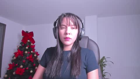 Snapshot of mysteyes chatting on 16, 12, 2025 Elena online show from 16, 12, 2025