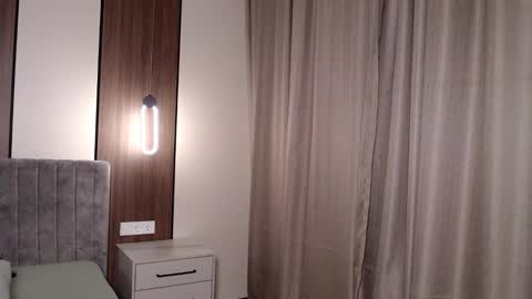 mysticsirenn online show from 11, 11, 2025