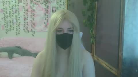 mysticyumiko online show from 17, 4, 2026