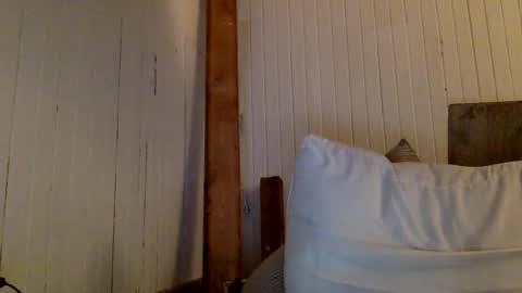 str8 dom alphaAsian Daddy type. sorry not bi or  curious but i dont judgediscrimenate. online show from 21, 12, 2025