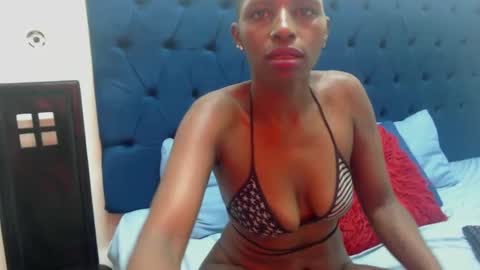 Snapshot of mzansihottestcouple chatting on 17, 1, 2025 mzansihottestcouple online show from 17, 1, 2025