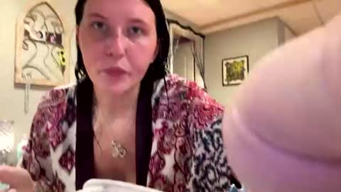 Snapshot of n0rmalgurl chatting on 3, 8, 2026 n0rmalgurl online show from 3, 8, 2026