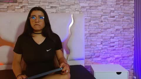 Snapshot of naanaky_tay chatting on 17, 9, 2025 TARA online show from 17, 9, 2025