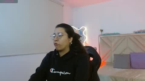 Snapshot of naanaky_tay chatting on 8, 10, 2025 TARA online show from 8, 10, 2025
